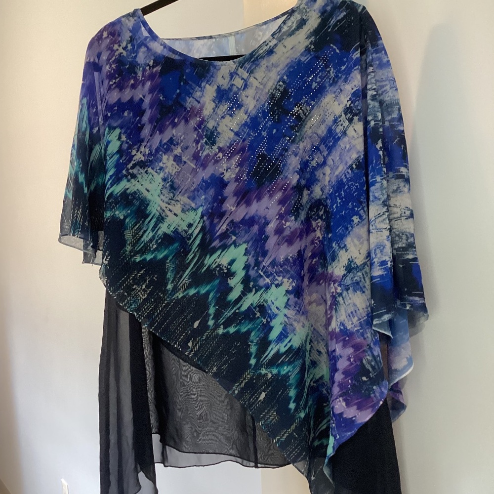 B.L.E.U. Women’s 2x flutter sleeve black purple